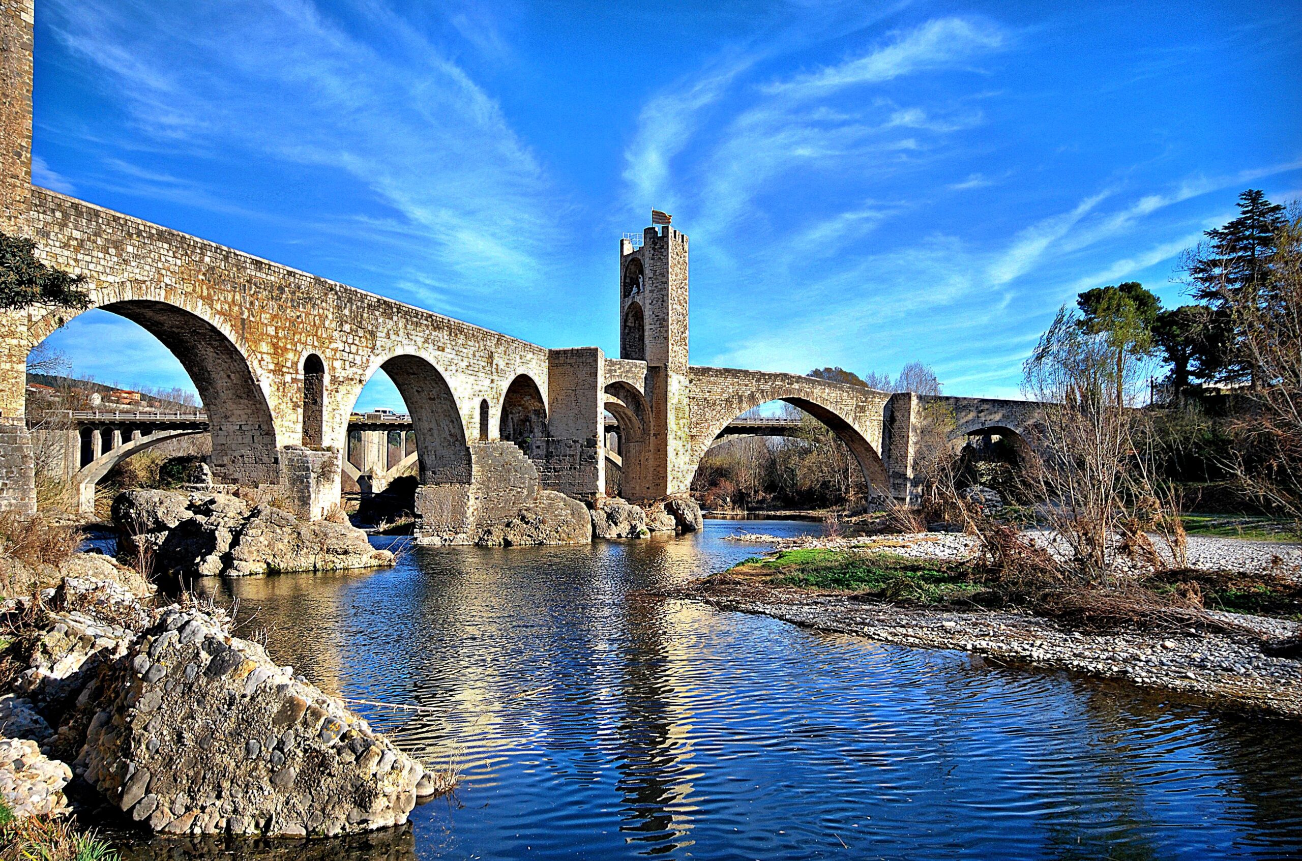 PONT ROMANIC DE BESALU